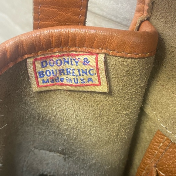 Vintage Dooney & Bourke All Weather Leather Crossbody/Shoulder Bag - Picture 6 of 12